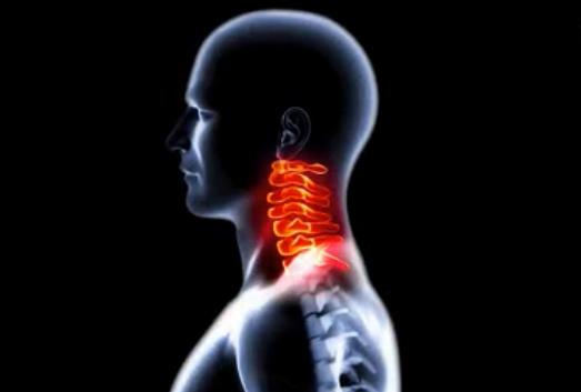 哈医大一院激光修复术让突出的椎间盘回缩（摘自健康报网）